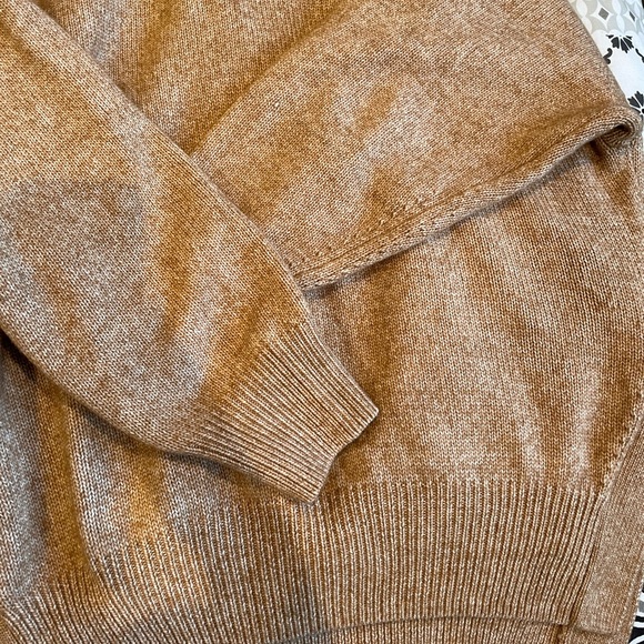 SOLD H&M wool blend camel jumper - Picture 10 of 10